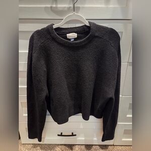 Universal Thread Classic Black Crew Neck Sweater